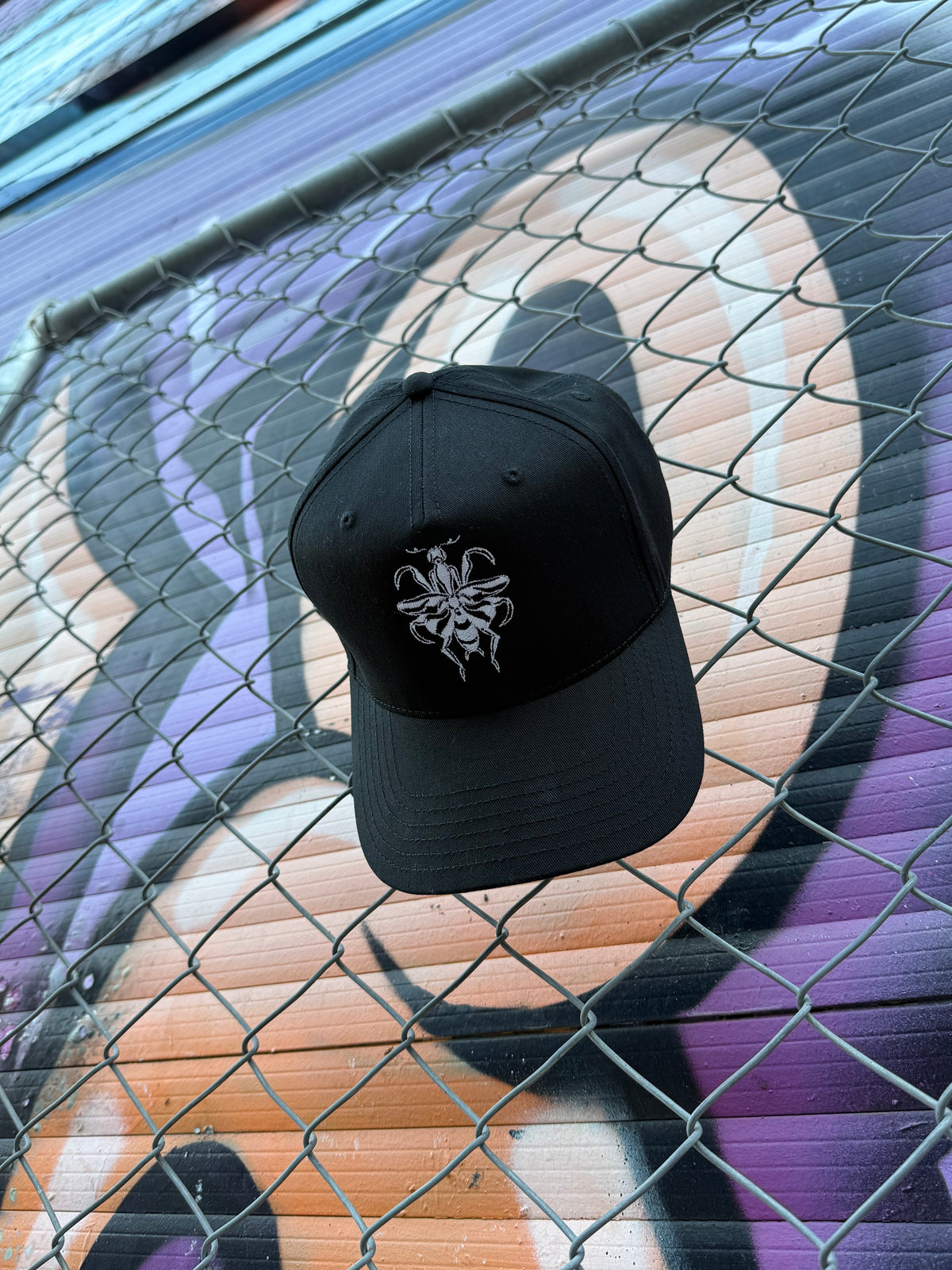 Mantis Hat — The Art of War: Black & White